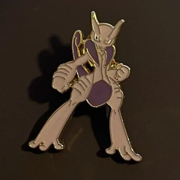Pokemon Jewelry - Nintendo Pokemon Mewtwo Collector Pin